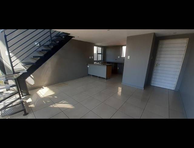 1 BEDROOM APARTMENT FOR SALE IN ROOIHUISKRAAL NORTH